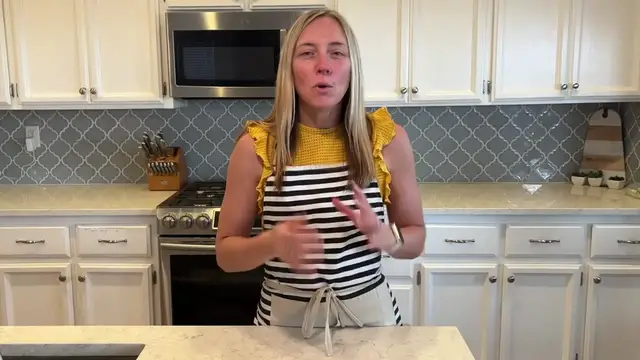 Video thumbnail for 5 Easy   Delicious SUMMER party Dip Recipes   Molly Purcell(720P HD)
