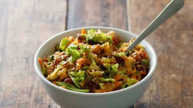 Video thumbnail for Chopped Apple Quinoa Salad recipe