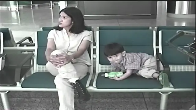 'Video thumbnail for The Brand New Hong Kong Airport back in the year 2000'
