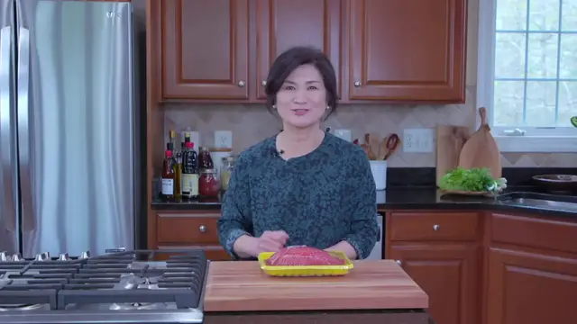 'Video thumbnail for How to make and serve bulgogi (Korean BBQ Beef)! And get rave reviews. (720p 30fps)'