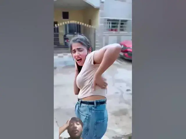 'Video thumbnail for पड़ोस की लड़ाई देखने का मजाladki ko mara 🤣😂 #comedy #funny#viral#viralvideo#trending#short#video#yt'