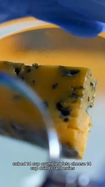 Video thumbnail for Pumpkin and spinach salad