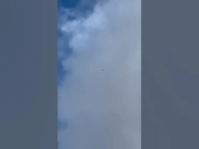 'Video thumbnail for Esfera voadora (UFO/OVNI/UAP) filmada em Lanzarote, Espanha'