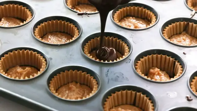 'Video thumbnail for EASY Healthy 5 ingredient Peanut Butter Cups Recipe (360p_30fps_H264-96kbit_AAC)'
