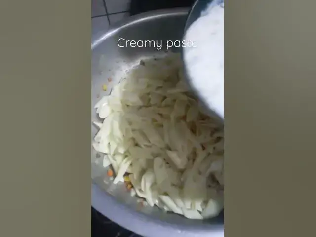 'Video thumbnail for Creamy, White sauce pasta'