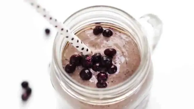 Video thumbnail for Honey and Wild Blueberry Smoothie
