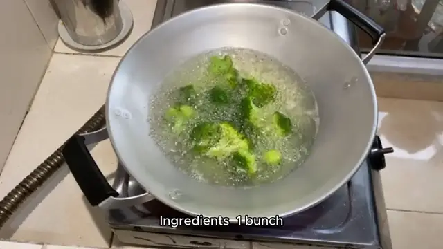 Video thumbnail for broccoli rabe recipe