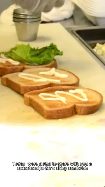 Video thumbnail for Shiny sandwich recipe