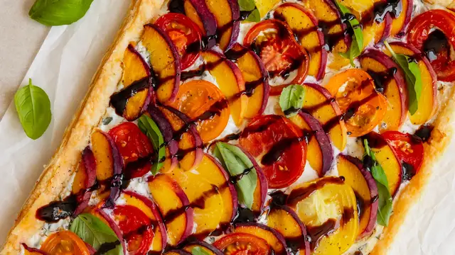Video thumbnail for Peach and Tomato Puff Pastry