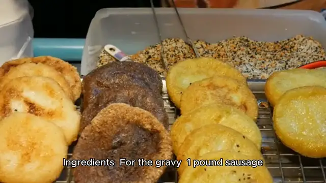 Video thumbnail for biscuit and gravy recipe