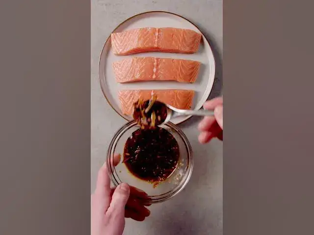 'Video thumbnail for Easy Air Fryer Teriyaki Salmon Bowl | Myprotein #shorts'