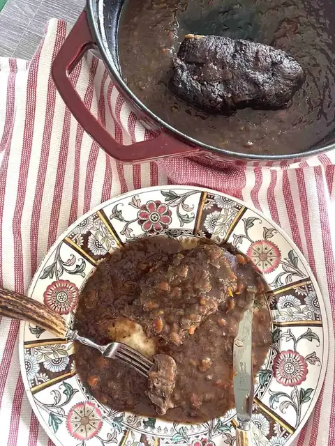 'Video thumbnail for BRAISED FEATHERBLADE STEAK'