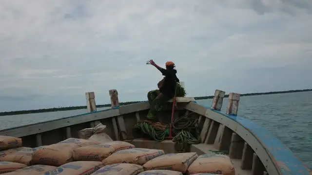 'Video thumbnail for Girl in a small boat'