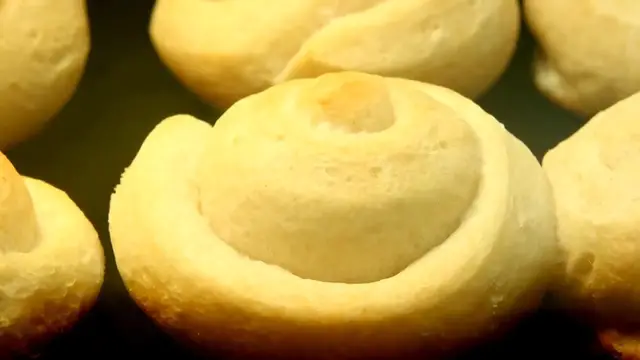 Video thumbnail for How to make croissants