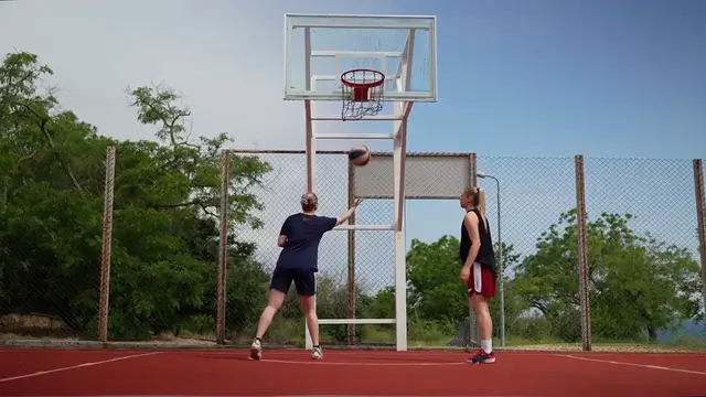 Video thumbnail for Hanna Cavinder: A Name You’ll Keep Hearing