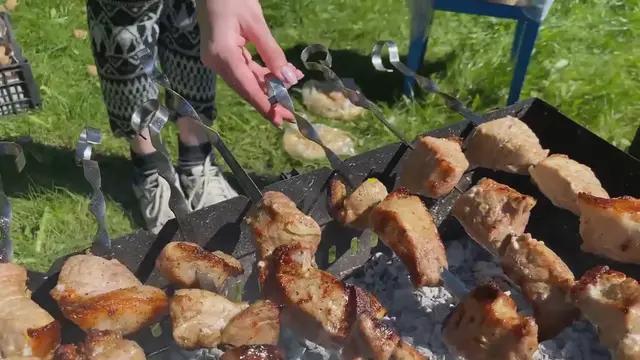 Video thumbnail for Pork Ribs with Homemade BBQ Sauce Recipe