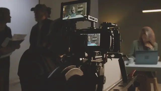 Video thumbnail for "Close Friend Tyler James Critiques Amy Winehouse Biopic 'Back to Black'"