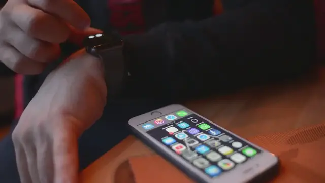 Video thumbnail for Apple Watch Tips for Emergency Situations