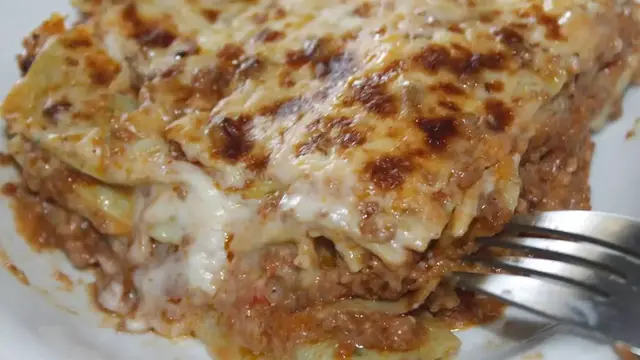 Video thumbnail for easy lasagna recipe
