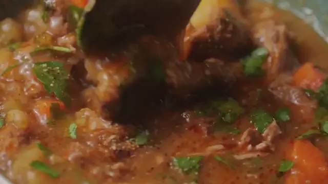 Video thumbnail for Croatian Peka Recipe