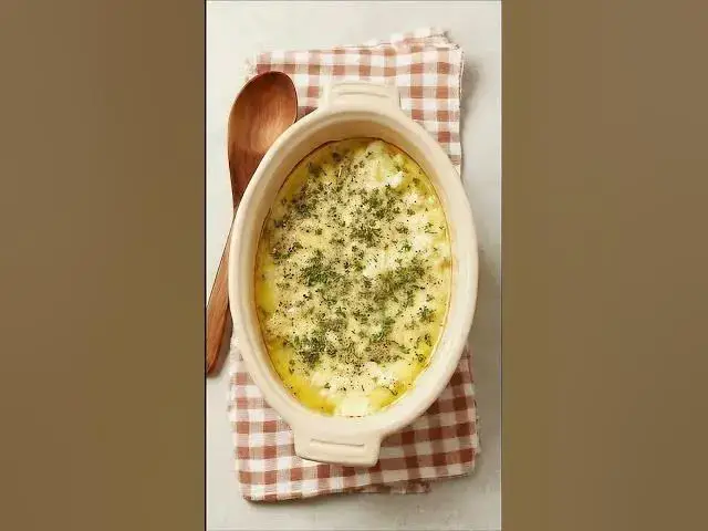 Video thumbnail for Southern Cornbread Dressing with Chicken | Easy Holiday Side Dish Recipe