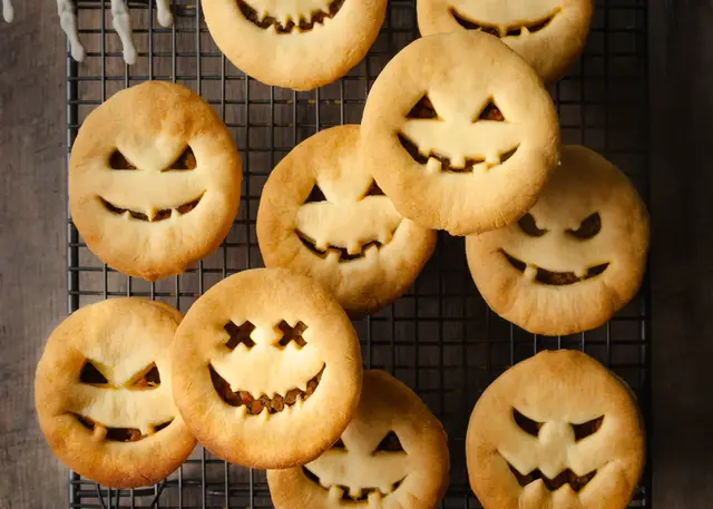 'Video thumbnail for Savoury Halloween Pies'