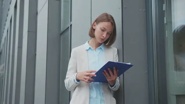 Video thumbnail for Choosing the Right Investment for Wealth Creation