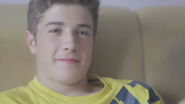 Video thumbnail for Broccoli hair is here to stay: Why teenage boys are serving floret looks.