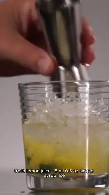 Video thumbnail for amaretto sour drink recipe