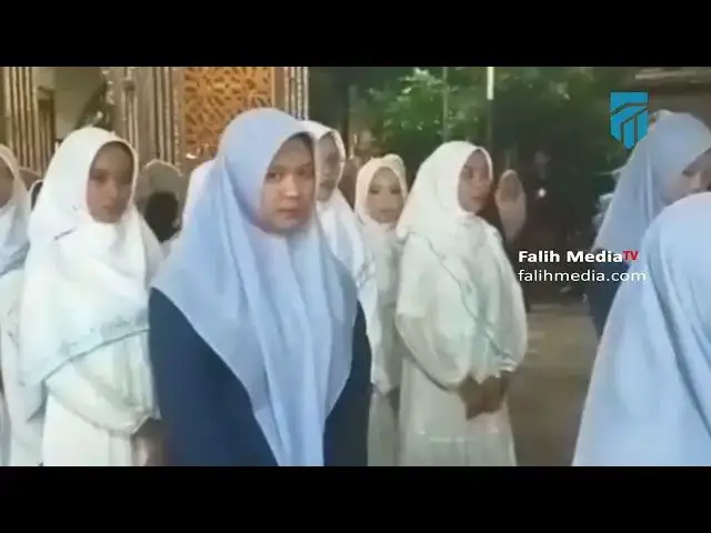 'Video thumbnail for Ponpes ar Raudhah Sumenep Gelar Wisuda Kelas Akhir'