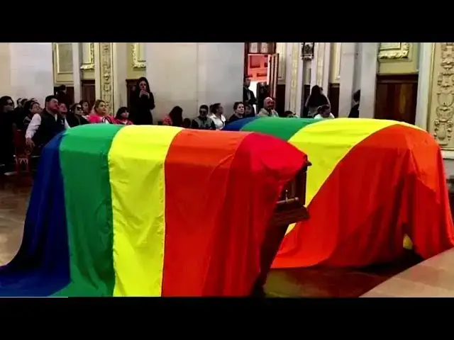 Video thumbnail for Nadbiskup opravdao homoseksualni sprovod za antikatoličke aktiviste