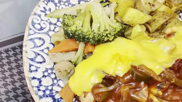 Video thumbnail for Irresistible Chicken Nacho Dip