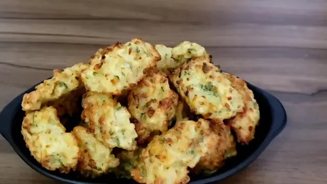 Video thumbnail for BOLINHO de ARROZ ASSADO na AIRFRYER - Sem adição de óleo nem fermento.