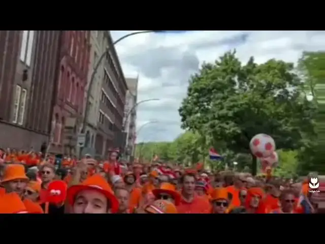 'Video thumbnail for هولندا تواجه بولندا يورو 2024 .. آلاف الجماهير تزحف إلى هامبورغ'