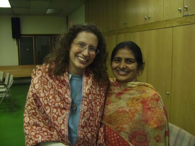 Video thumbnail for The Out-of-Body Travel Foundation's Marilynn Hughes Receives a Shawl from Dr. Gheetha Yeruva