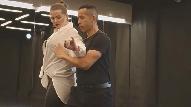 Video thumbnail for Roberta Flack – The Voice of Soul and Elegance