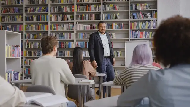 Video thumbnail for Navigating U.S. Career Fairs and Job Expos as a Student