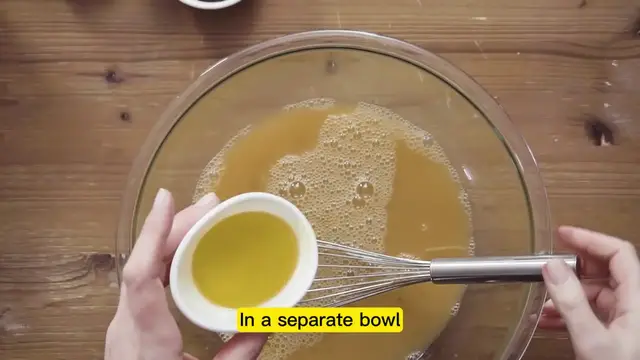 Video thumbnail for Kiwi-Granola Breakfast Banana Split