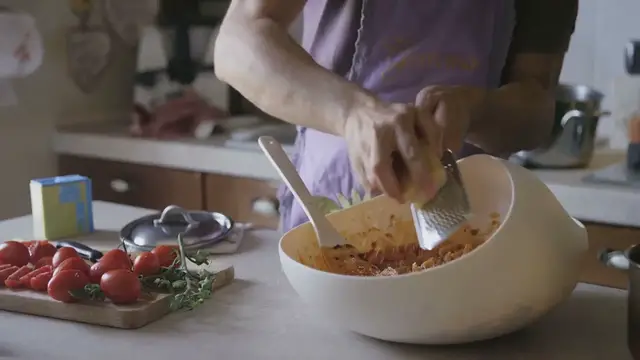 Video thumbnail for Impossible Quiche Recipe