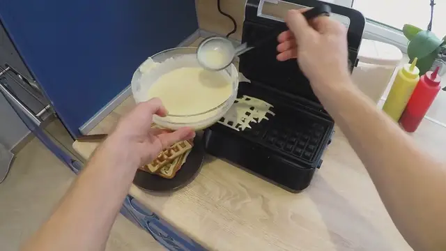 Video thumbnail for Dutch Stroopwafels Recipe