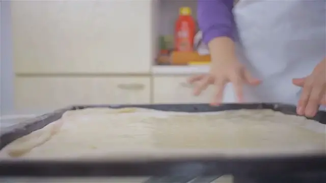 Video thumbnail for Easy Georgian Khachapuri Recipe