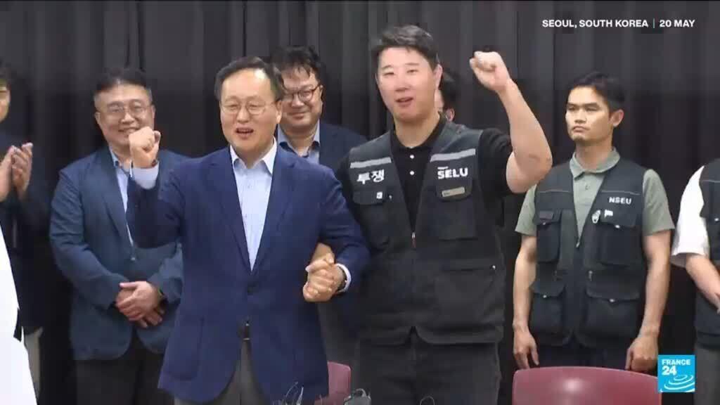 Video thumbnail for Samsung union suspends strike after reaching tentative pay deal