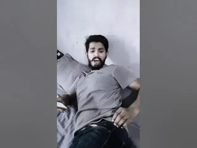 'Video thumbnail for पति फोन देखके हँस रहा था, पत्नी ने पकड़ लिया 😂🤣 #shorts #comedy #funny'