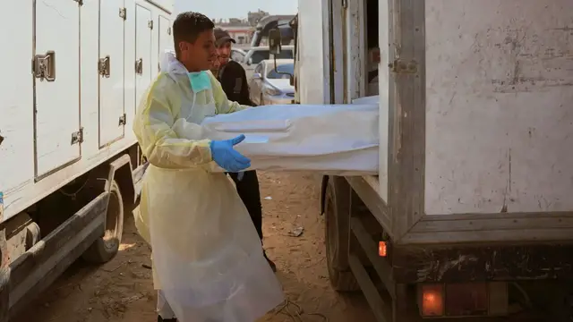 'Video thumbnail for Israel returned remains of 15 Palestinians after receiving body of another captive on Friday'