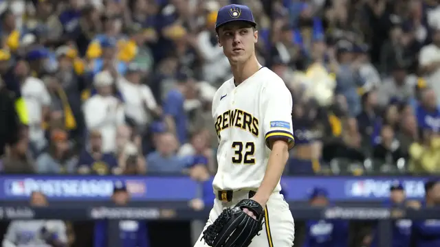 Video thumbnail for World Series Game 1 Preview: Brewers vs. Rays Odds