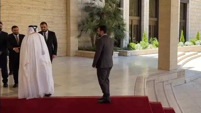 Video thumbnail for Syria: Syrian, Qatari ministers hold high-level talks in Damascus.