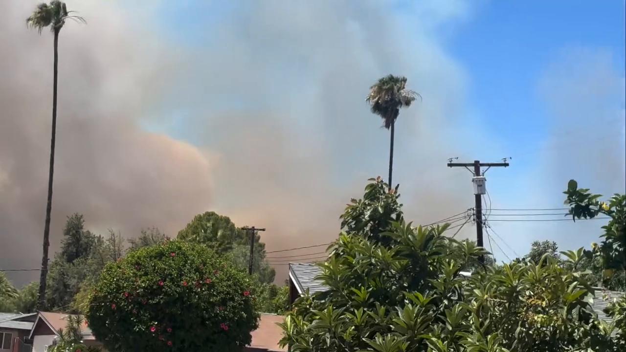 Video thumbnail for US: Two Wildfires Force Evacuations in Riverside County, California 3.