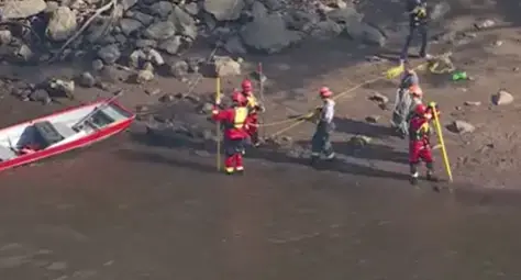 Video thumbnail for Woman missing in Delaware River after helping rescue young girl