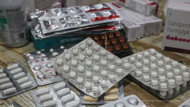 Video thumbnail for Trump to sign order cutting prescription drug prices by up to 80%