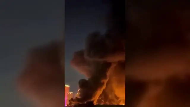 Video thumbnail for Iraq: Fuel Tanker Fire Sends Huge Flames Over Erbil.